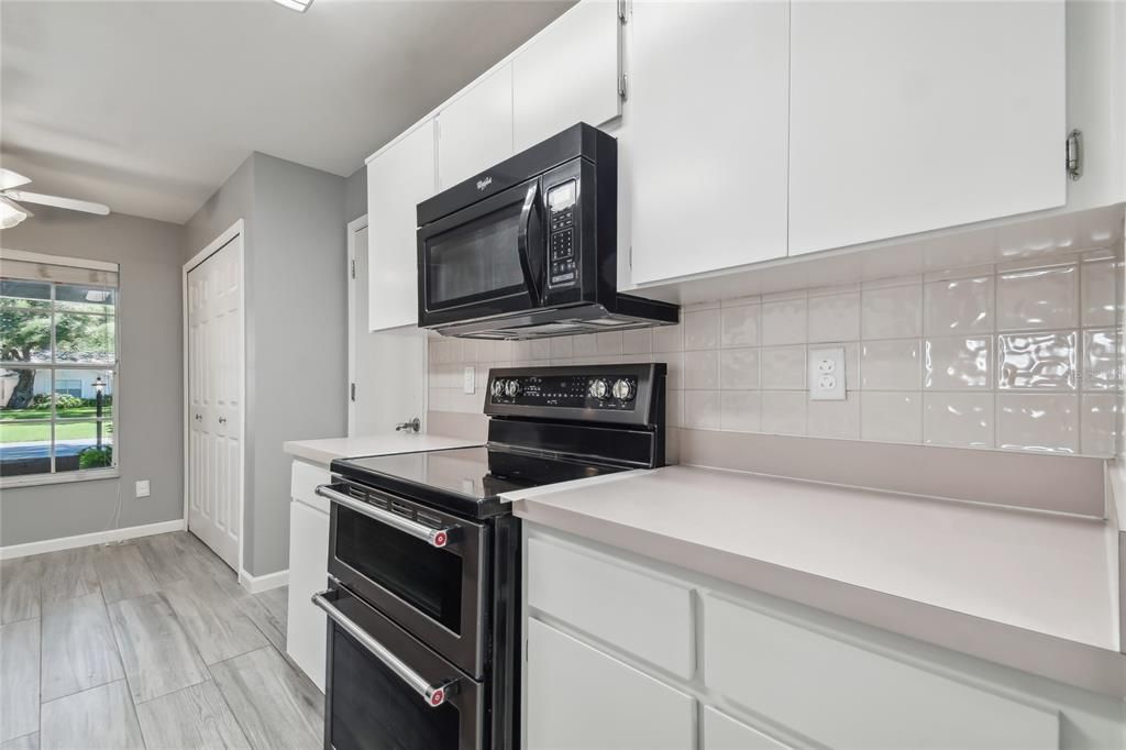 En Venta: $415,000 (4 camas, 2 baños, 1769 Pies cuadrados)