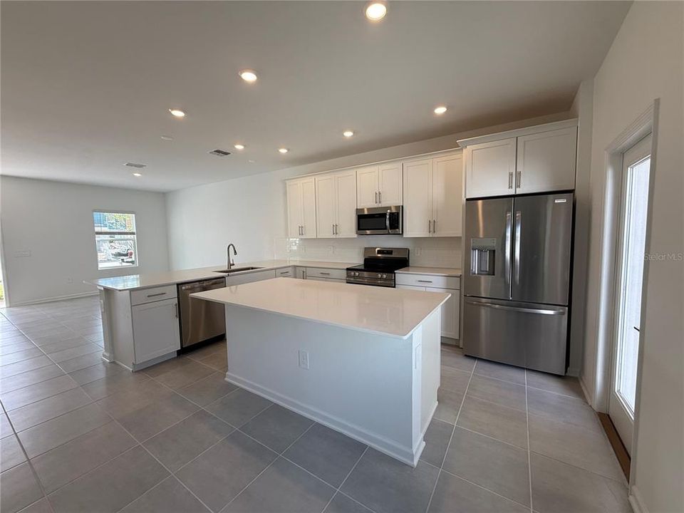 For Rent: $2,500 (3 beds, 2 baths, 1615 Square Feet)