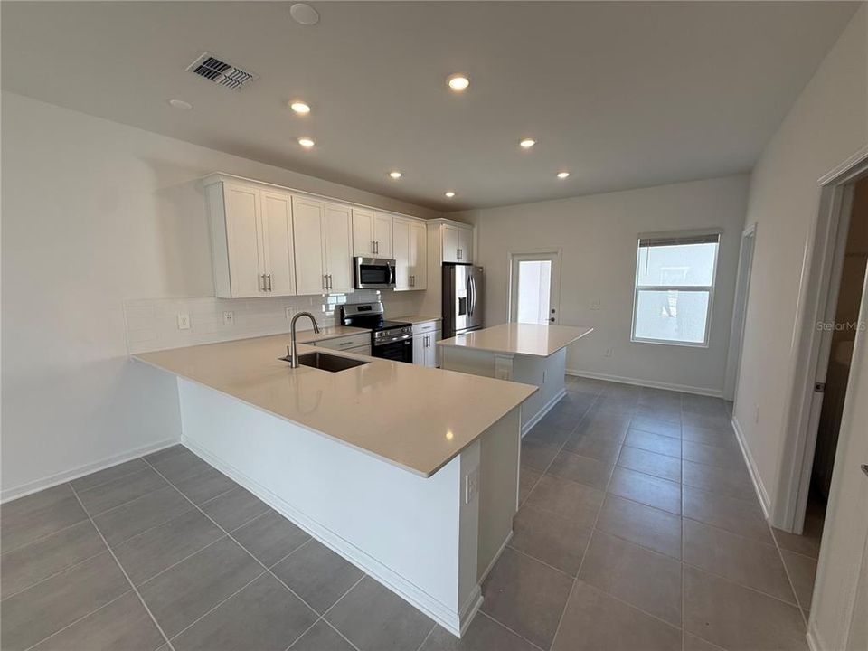 For Rent: $2,500 (3 beds, 2 baths, 1615 Square Feet)