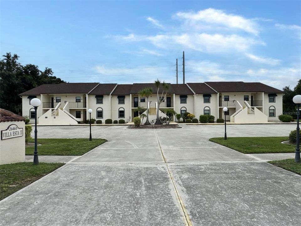 For Sale: $155,000 (2 beds, 2 baths, 1050 Square Feet)
