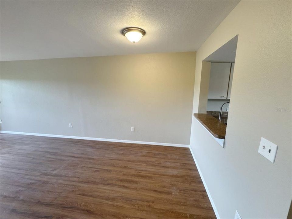 For Sale: $155,000 (2 beds, 2 baths, 1050 Square Feet)