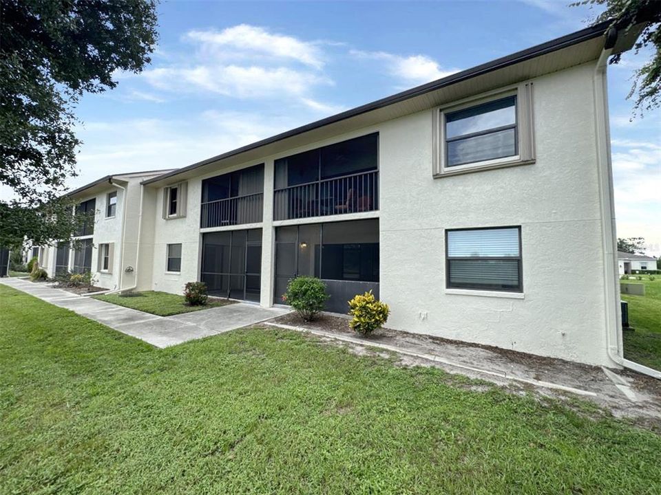 For Sale: $155,000 (2 beds, 2 baths, 1050 Square Feet)