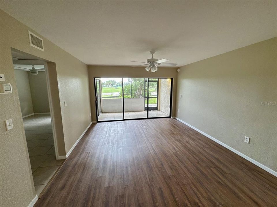 For Sale: $155,000 (2 beds, 2 baths, 1050 Square Feet)