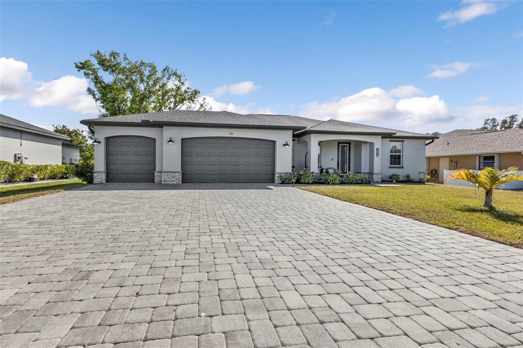 На продажу: $379,900 (4 спален, 2 ванн, 1876 Квадратных фут)