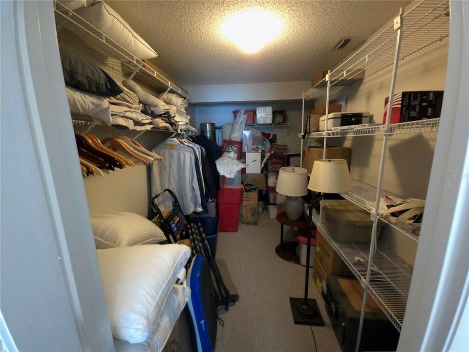 En Venta: $419,000 (3 camas, 3 baños, 1987 Pies cuadrados)
