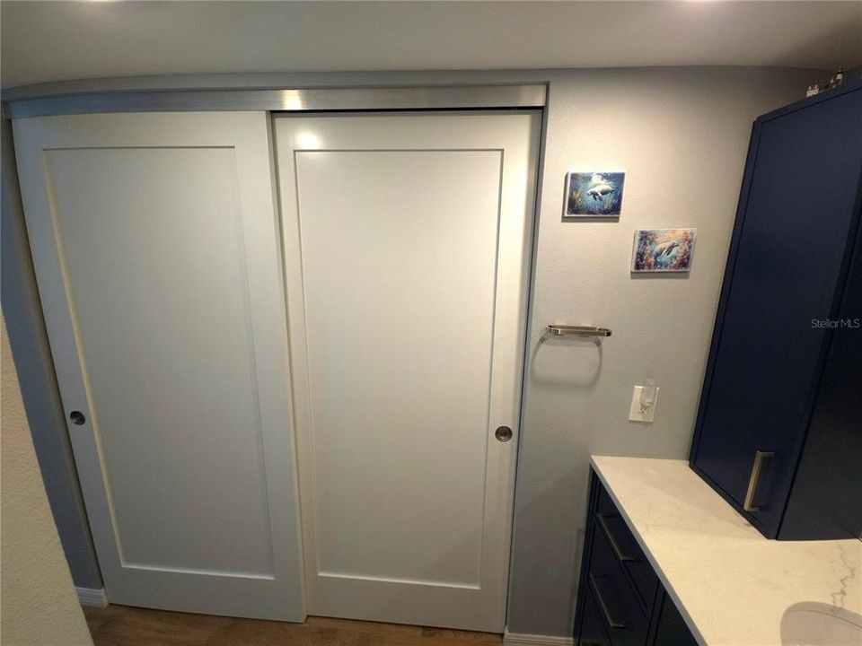 En Venta: $419,000 (3 camas, 3 baños, 1987 Pies cuadrados)