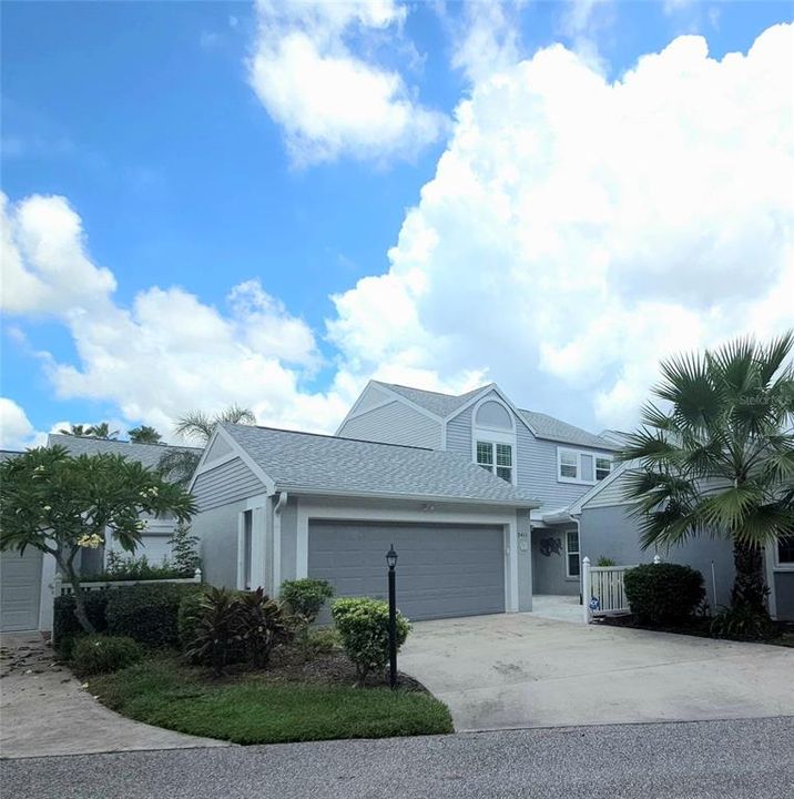 En Venta: $419,000 (3 camas, 3 baños, 1987 Pies cuadrados)