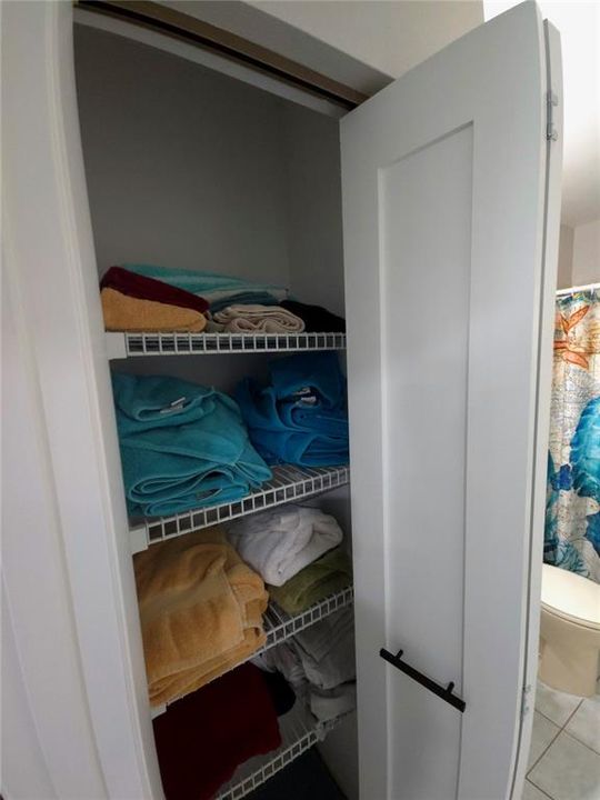 En Venta: $419,000 (3 camas, 3 baños, 1987 Pies cuadrados)