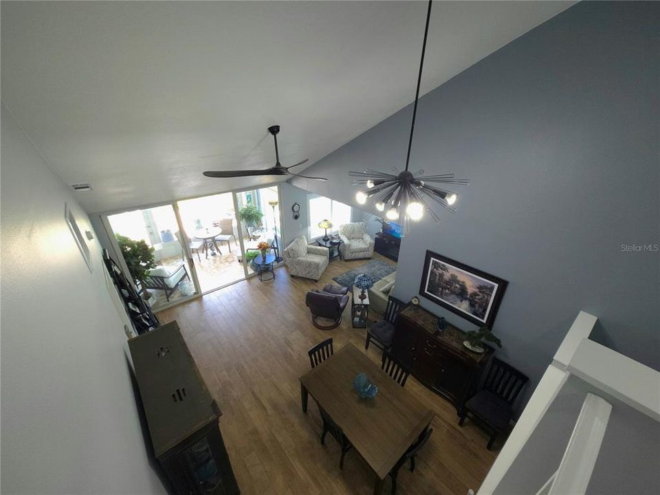 En Venta: $419,000 (3 camas, 3 baños, 1987 Pies cuadrados)