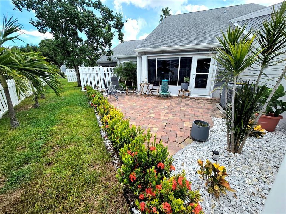 En Venta: $419,000 (3 camas, 3 baños, 1987 Pies cuadrados)