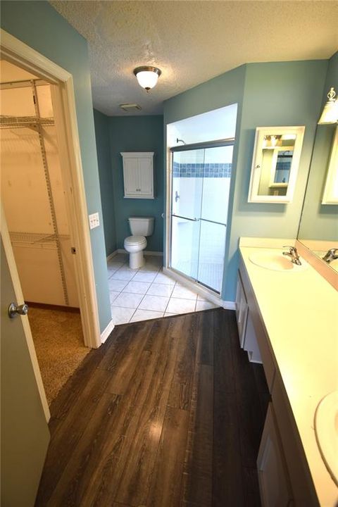 For Rent: $2,400 (3 beds, 2 baths, 1836 Square Feet)