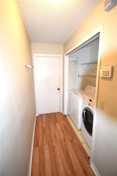For Rent: $2,400 (3 beds, 2 baths, 1836 Square Feet)