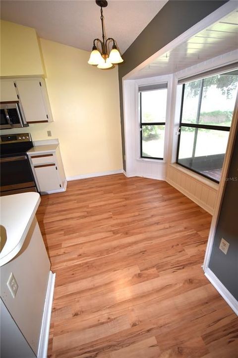 For Rent: $2,400 (3 beds, 2 baths, 1836 Square Feet)