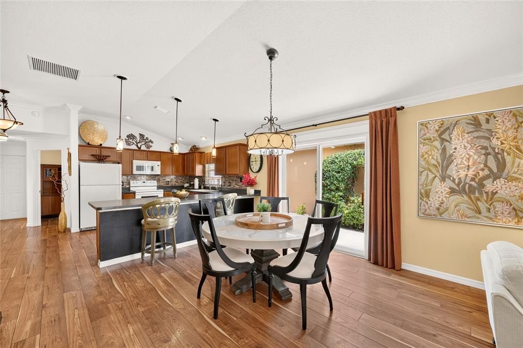 For Sale: $410,000 (3 beds, 2 baths, 1518 Square Feet)