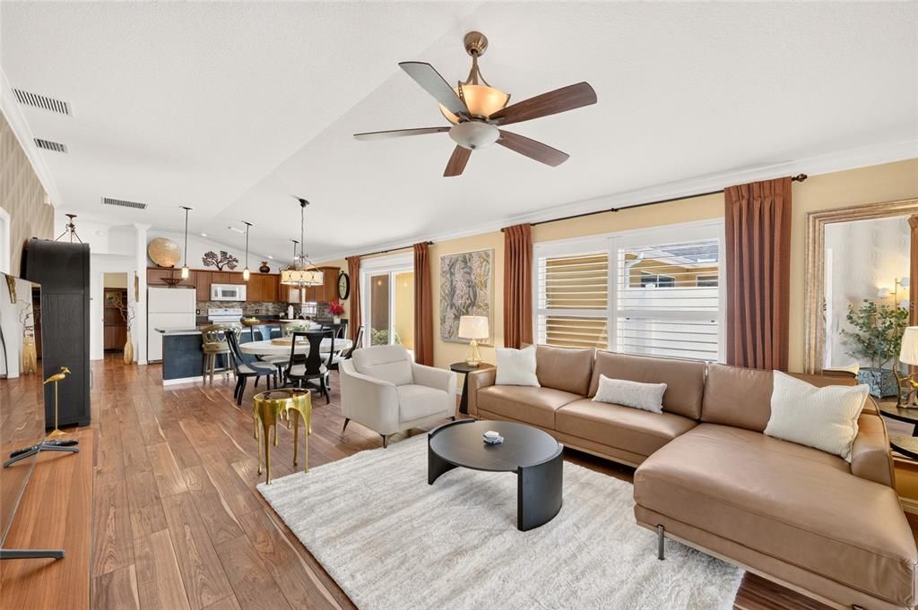 For Sale: $410,000 (3 beds, 2 baths, 1518 Square Feet)