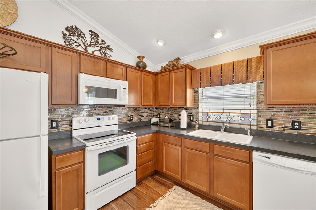 For Sale: $410,000 (3 beds, 2 baths, 1518 Square Feet)
