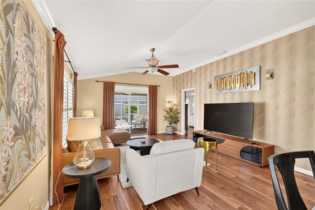 For Sale: $410,000 (3 beds, 2 baths, 1518 Square Feet)