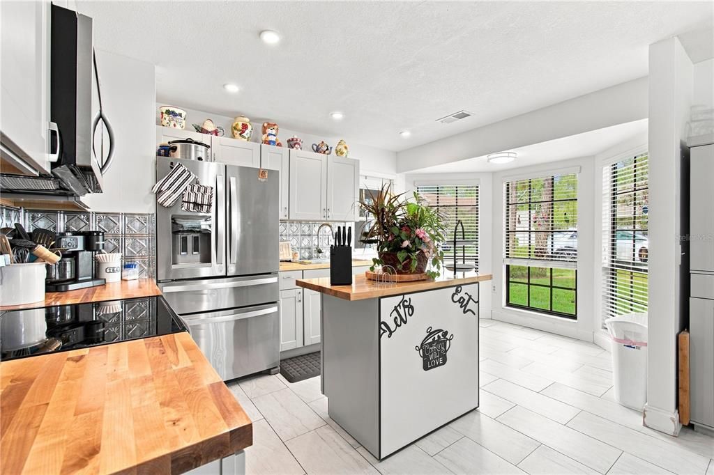 For Sale: $269,000 (2 beds, 2 baths, 1369 Square Feet)