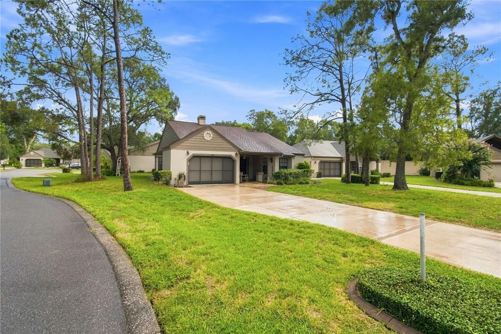 For Sale: $269,000 (2 beds, 2 baths, 1369 Square Feet)