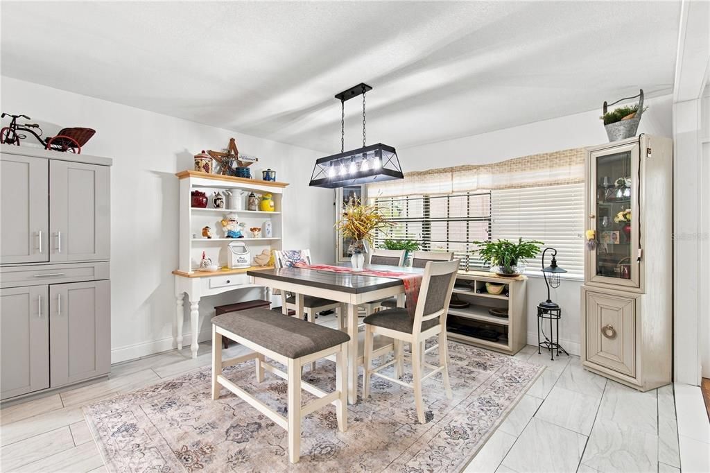 For Sale: $269,000 (2 beds, 2 baths, 1369 Square Feet)