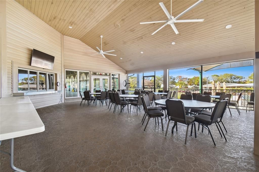 For Sale: $269,000 (2 beds, 2 baths, 1369 Square Feet)