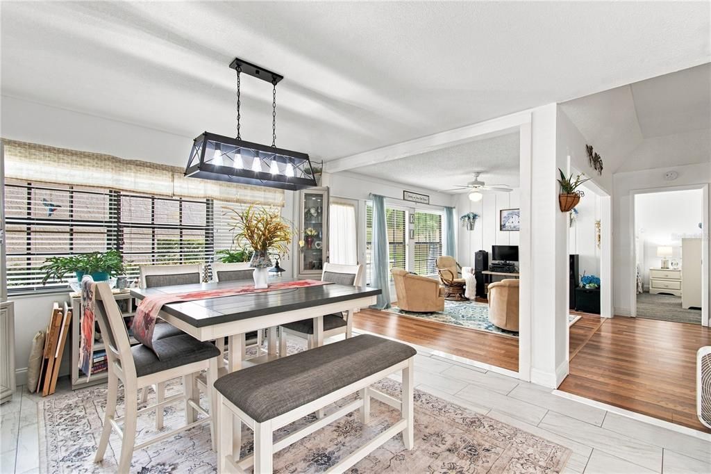 For Sale: $269,000 (2 beds, 2 baths, 1369 Square Feet)