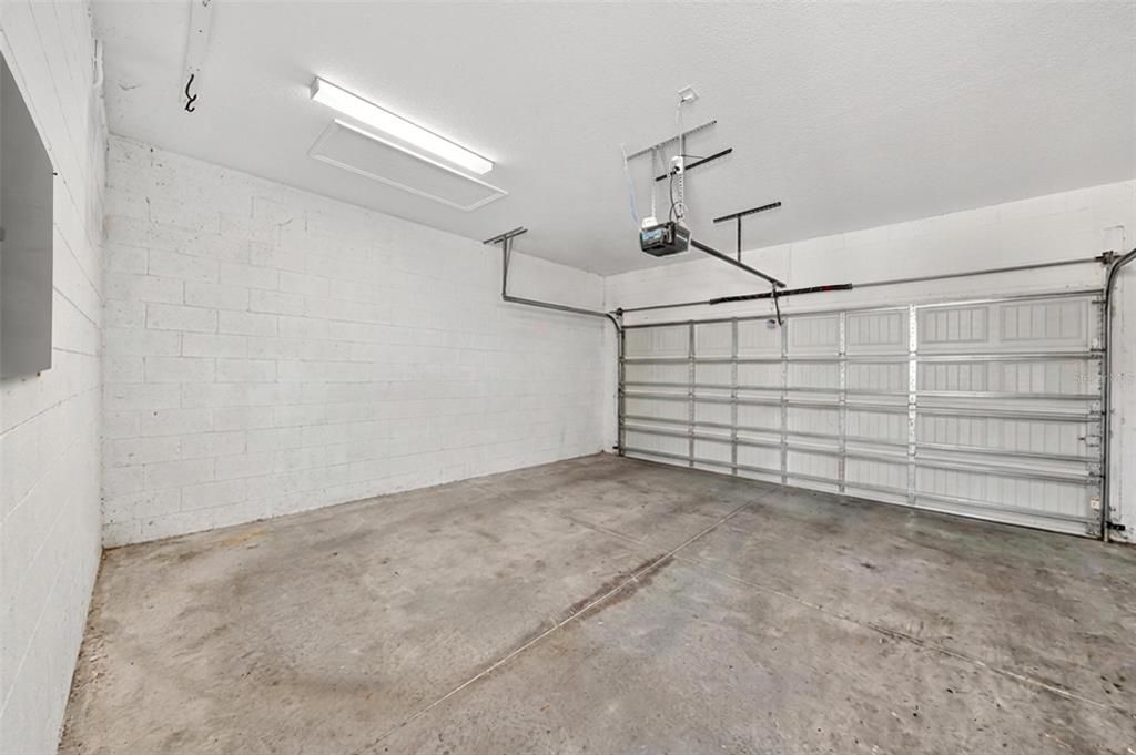 For Sale: $410,000 (3 beds, 2 baths, 1868 Square Feet)
