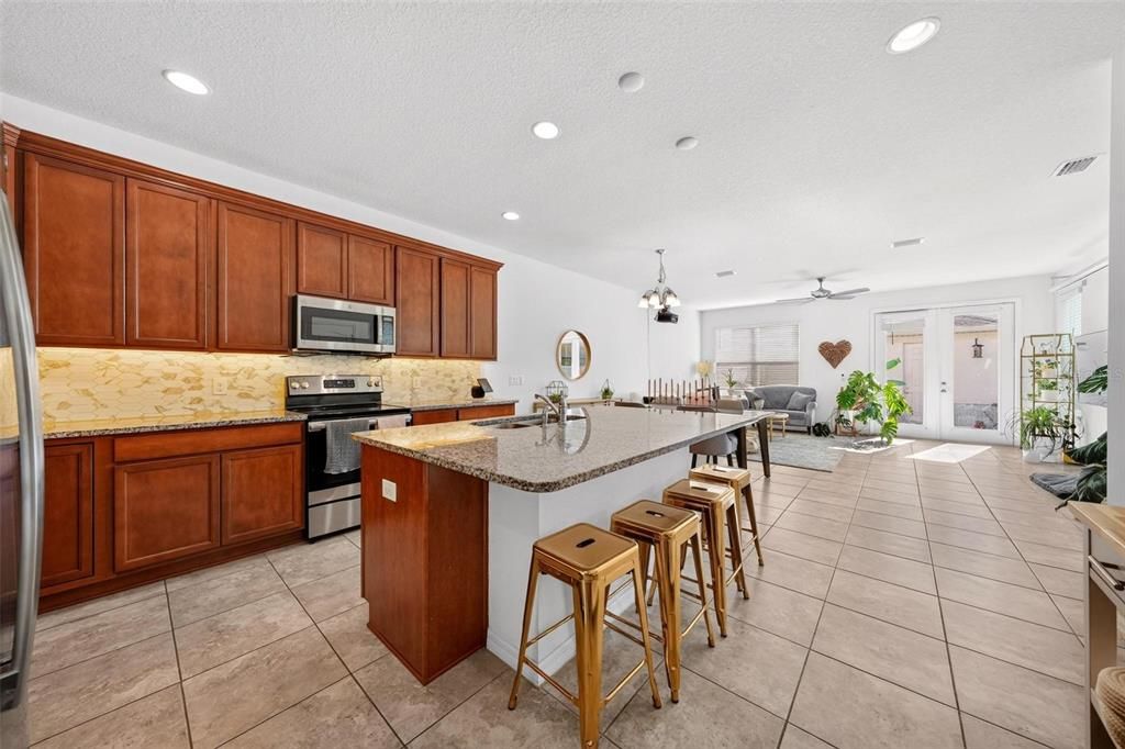 For Sale: $410,000 (3 beds, 2 baths, 1868 Square Feet)