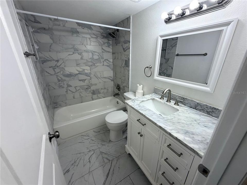 Active With Contract: $142,000 (2 beds, 1 baths, 785 Square Feet)
