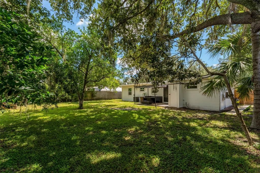 For Sale: $349,900 (4 beds, 2 baths, 1247 Square Feet)