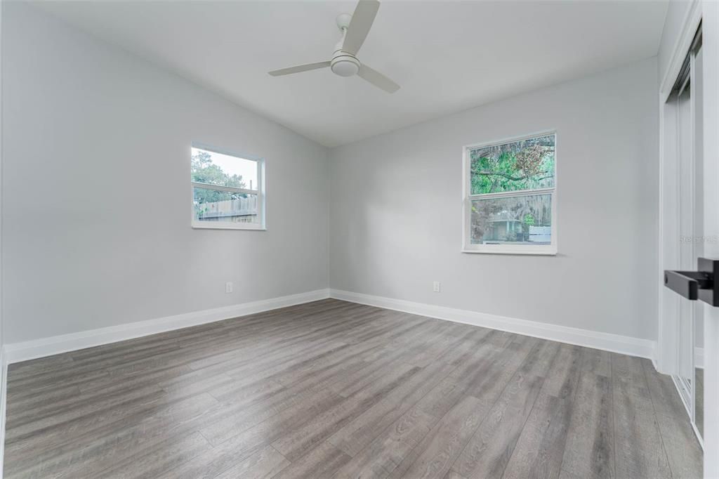 For Sale: $349,900 (4 beds, 2 baths, 1247 Square Feet)