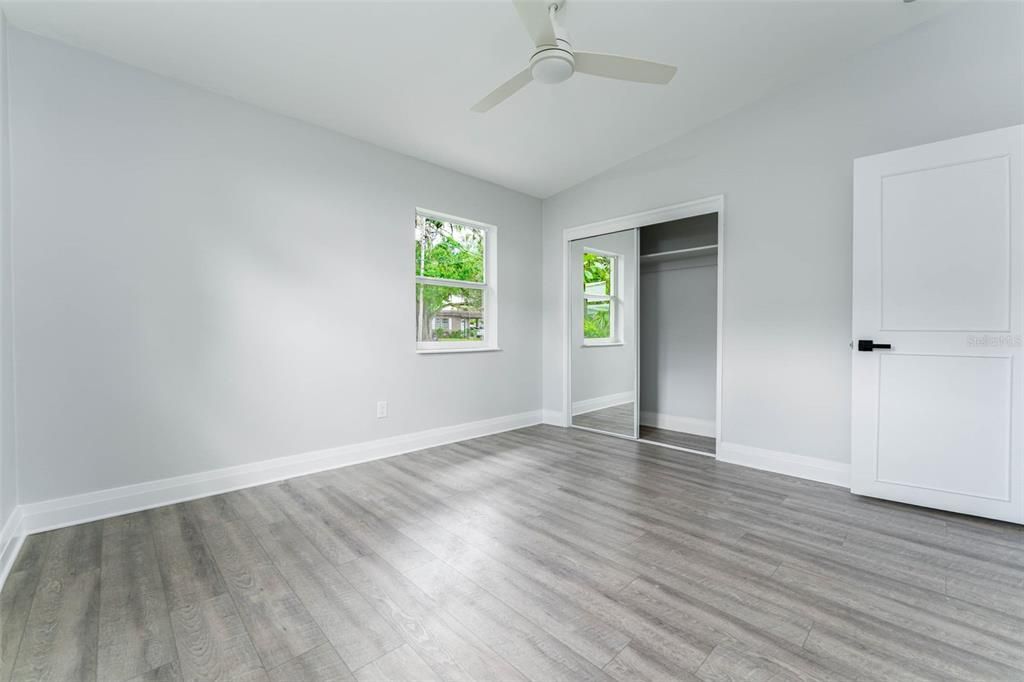 For Sale: $349,900 (4 beds, 2 baths, 1247 Square Feet)