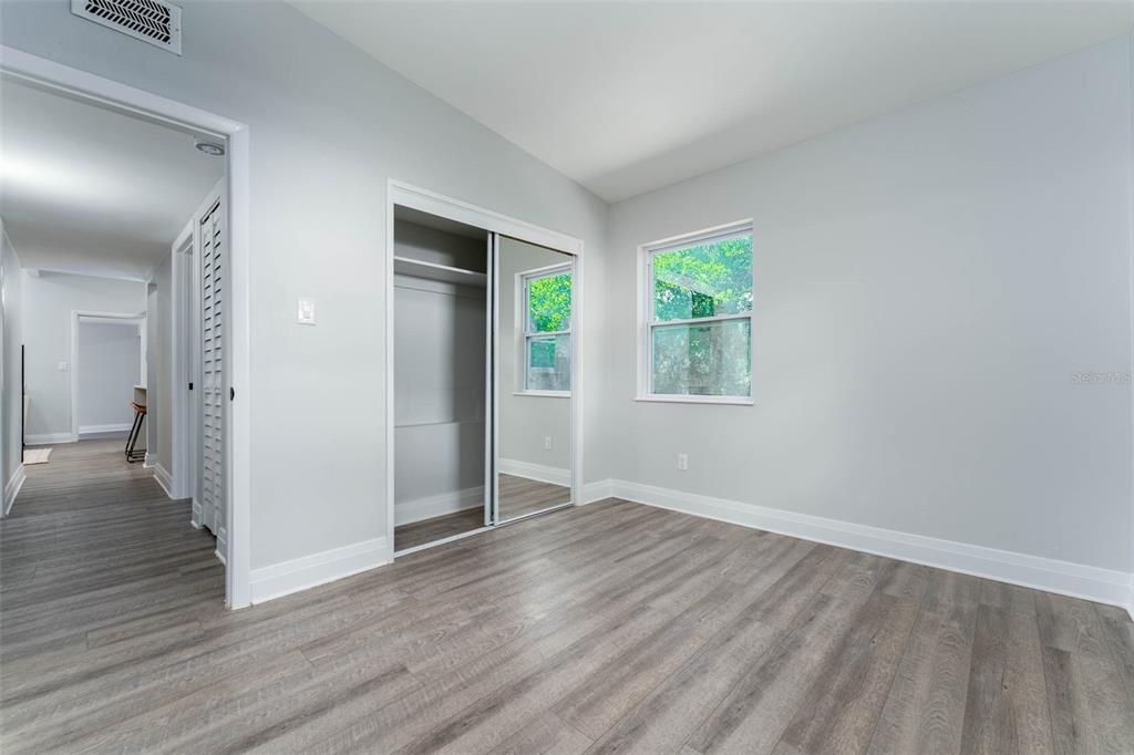 For Sale: $349,900 (4 beds, 2 baths, 1247 Square Feet)