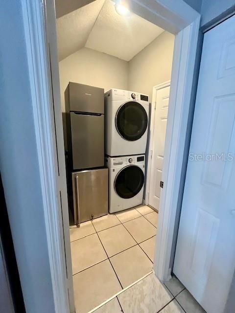 En Venta: $295,000 (3 camas, 2 baños, 1815 Pies cuadrados)