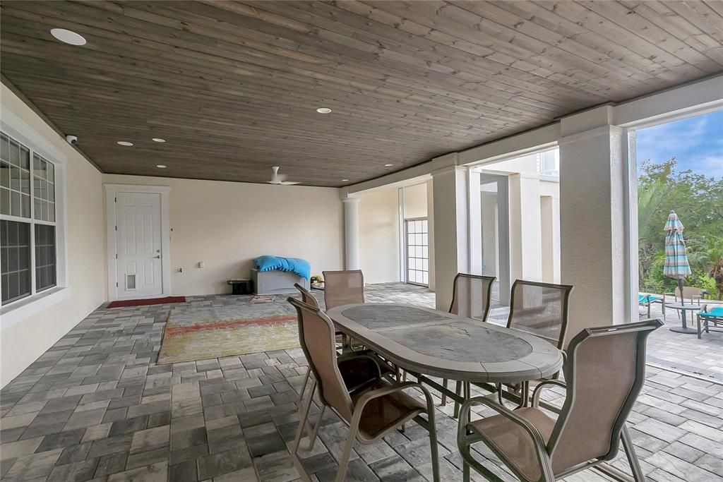 For Sale: $1,999,999 (4 beds, 6 baths, 7264 Square Feet)