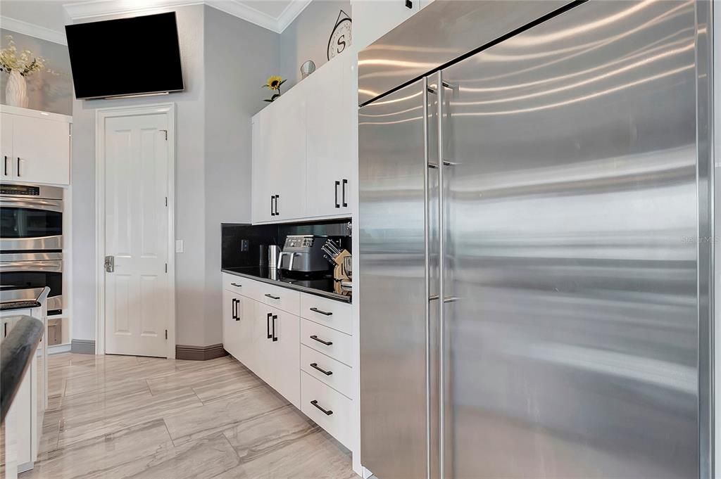 For Sale: $1,999,999 (4 beds, 6 baths, 7264 Square Feet)