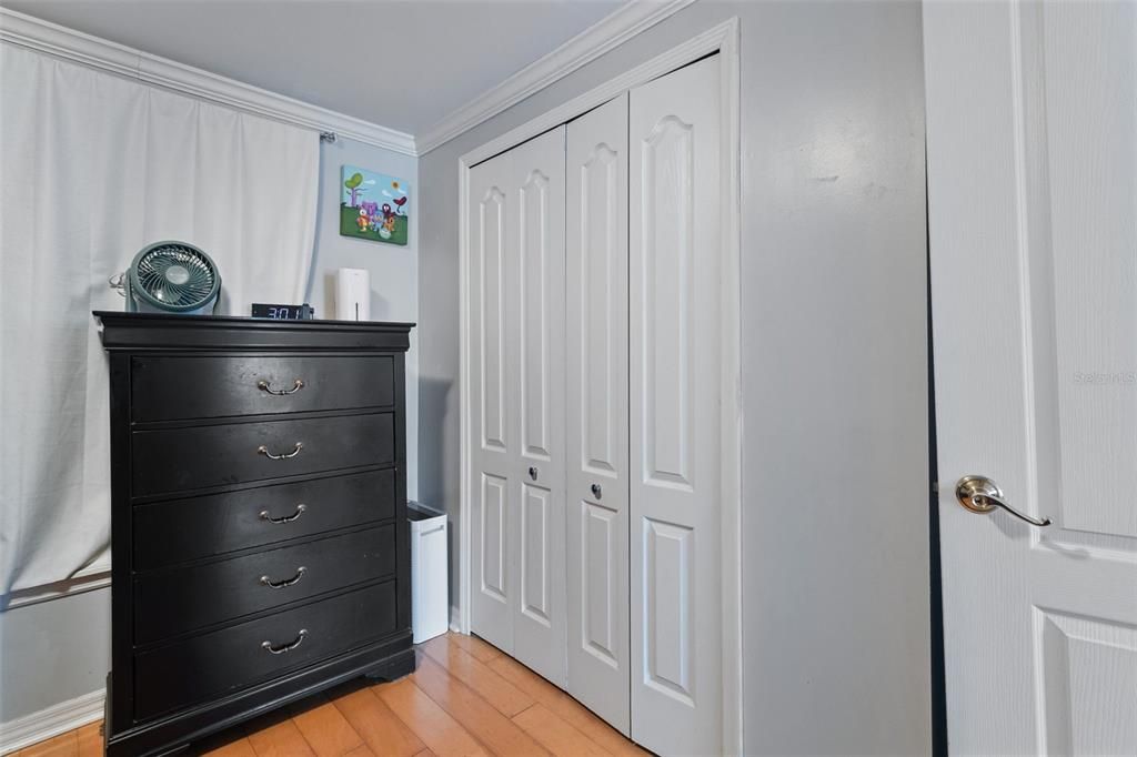 For Sale: $239,500 (2 beds, 1 baths, 1001 Square Feet)