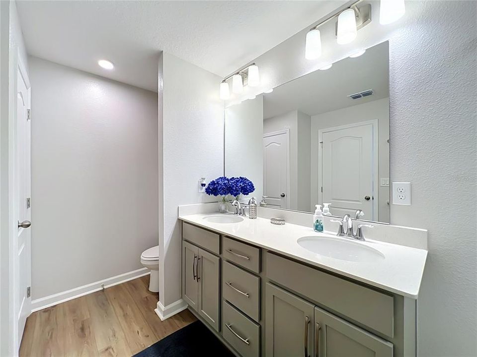 For Sale: $448,900 (4 beds, 3 baths, 1823 Square Feet)