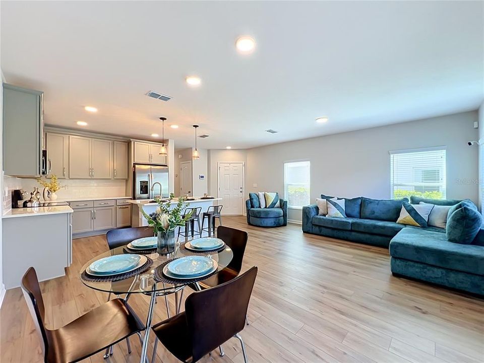 For Sale: $448,900 (4 beds, 3 baths, 1823 Square Feet)