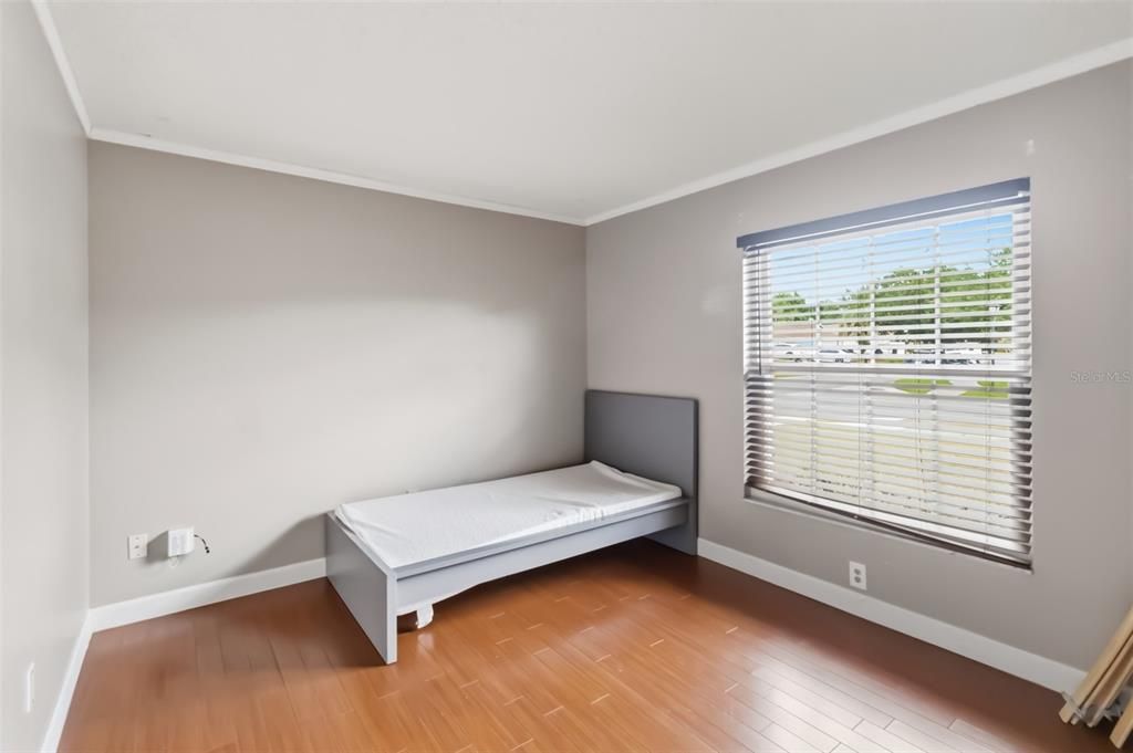 For Sale: $400,000 (3 beds, 2 baths, 1521 Square Feet)
