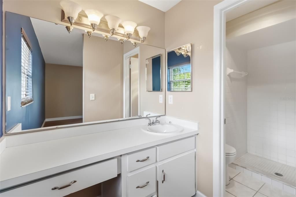For Sale: $400,000 (3 beds, 2 baths, 1521 Square Feet)