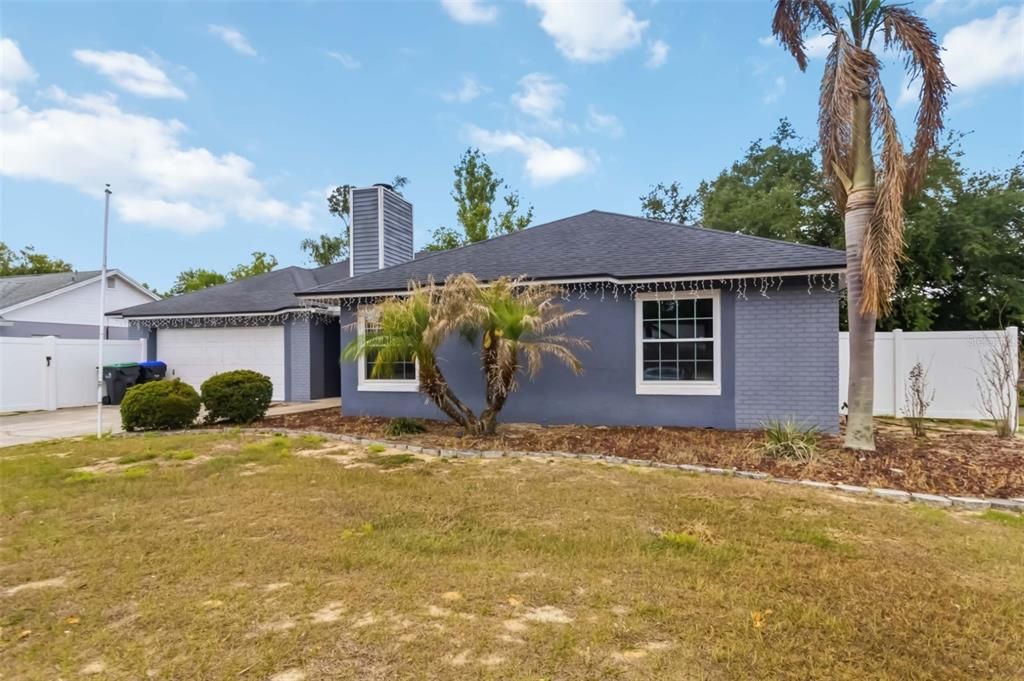 For Sale: $400,000 (3 beds, 2 baths, 1521 Square Feet)