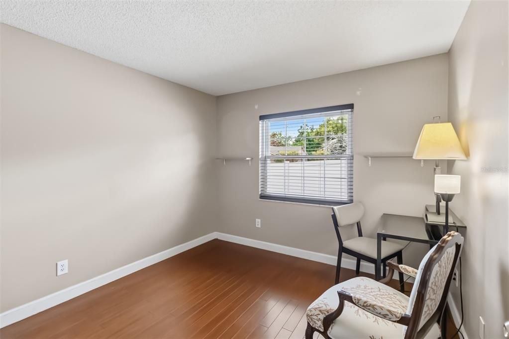 For Sale: $400,000 (3 beds, 2 baths, 1521 Square Feet)