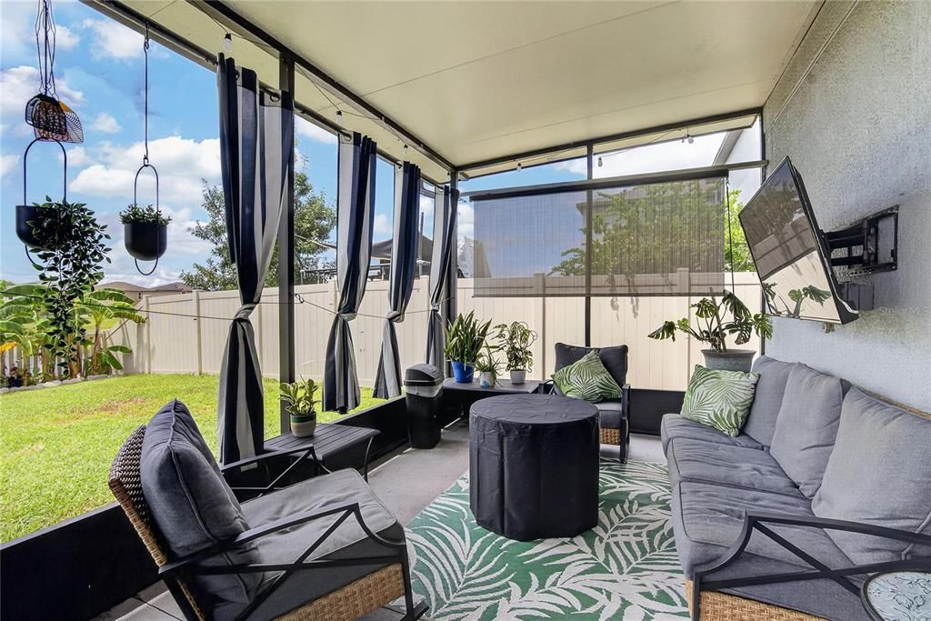 For Sale: $384,900 (5 beds, 2 baths, 2264 Square Feet)