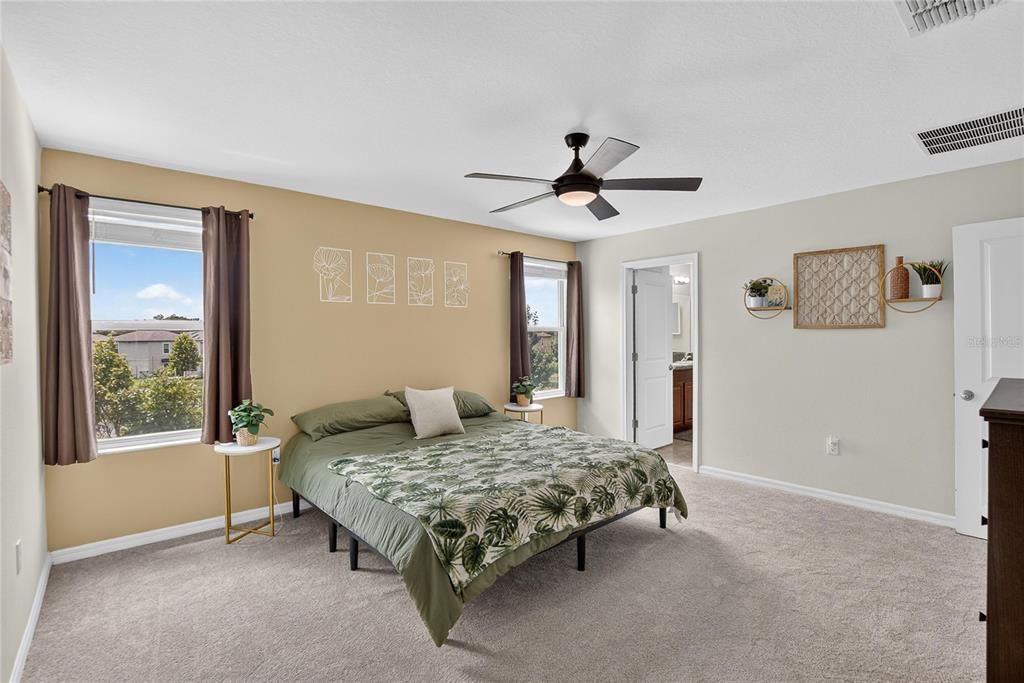 For Sale: $384,900 (5 beds, 2 baths, 2264 Square Feet)