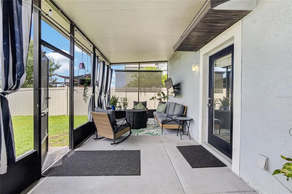 For Sale: $384,900 (5 beds, 2 baths, 2264 Square Feet)