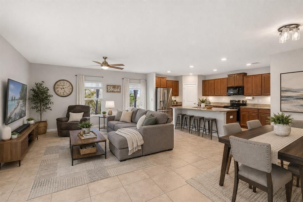 For Sale: $384,900 (5 beds, 2 baths, 2264 Square Feet)