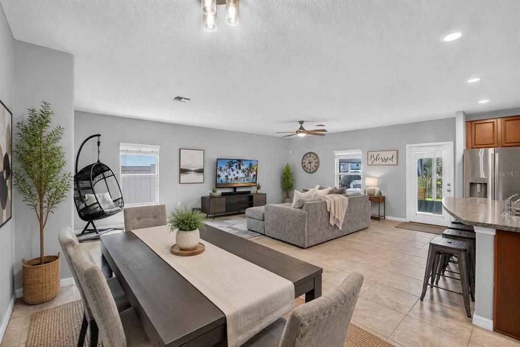 For Sale: $384,900 (5 beds, 2 baths, 2264 Square Feet)