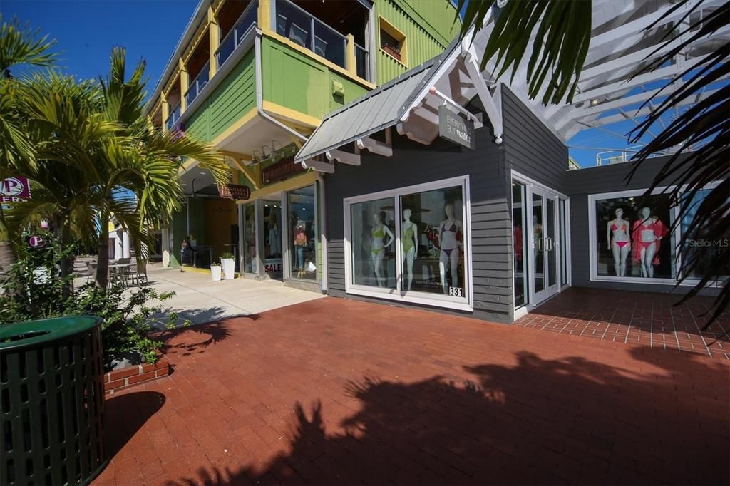 En Venta: $320,000 (3 camas, 2 baños, 1389 Pies cuadrados)