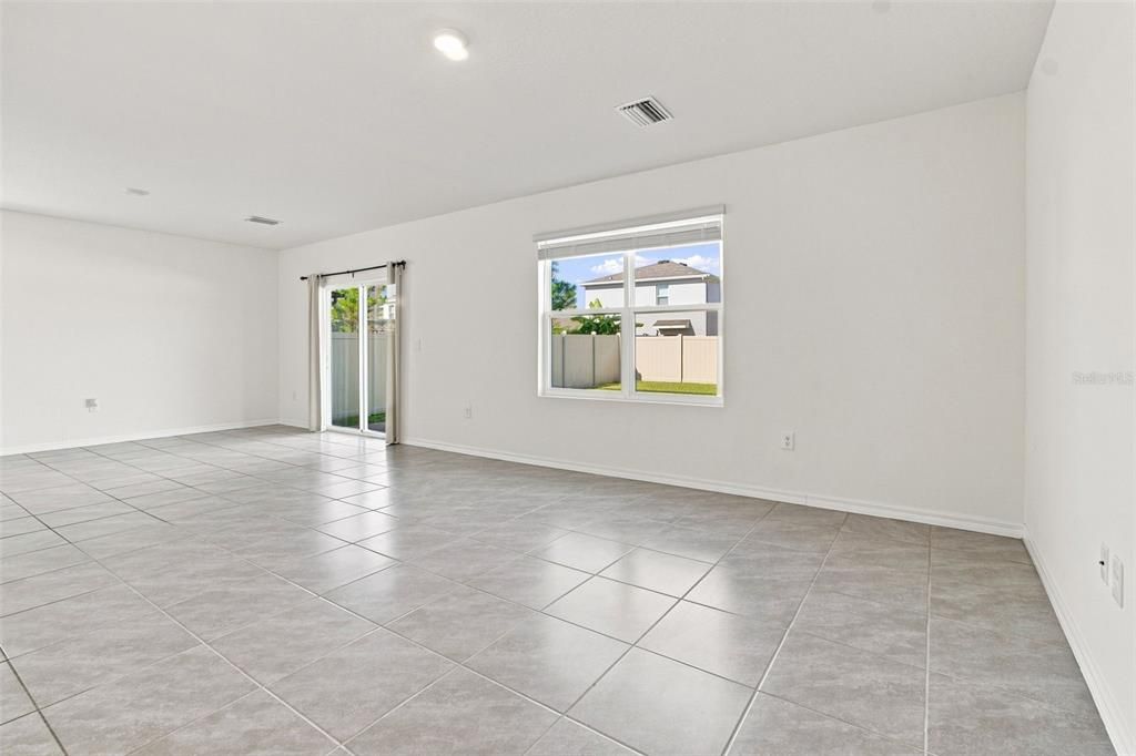 For Rent: $2,400 (4 beds, 2 baths, 2260 Square Feet)